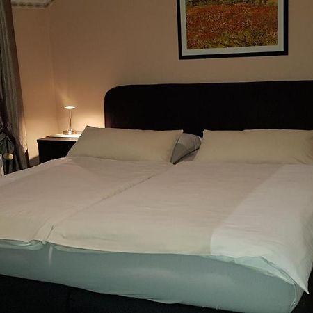 Linnich Hotel Garni Julia מראה חיצוני תמונה