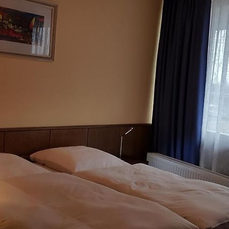 Linnich Hotel Garni Julia מראה חיצוני תמונה