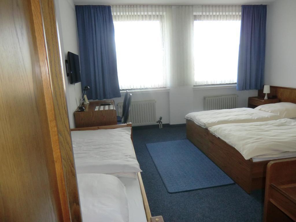 Linnich Hotel Garni Julia חדר תמונה