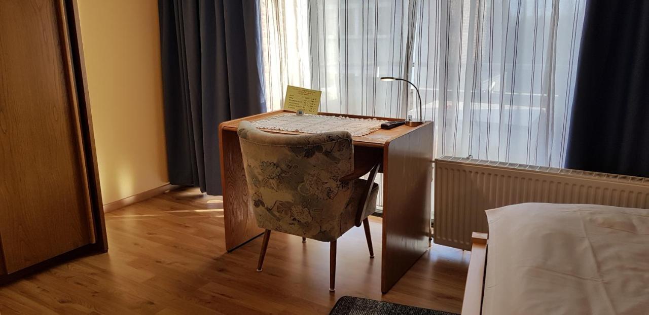 Linnich Hotel Garni Julia מראה חיצוני תמונה