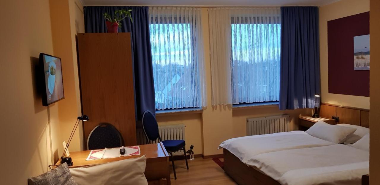 Linnich Hotel Garni Julia מראה חיצוני תמונה